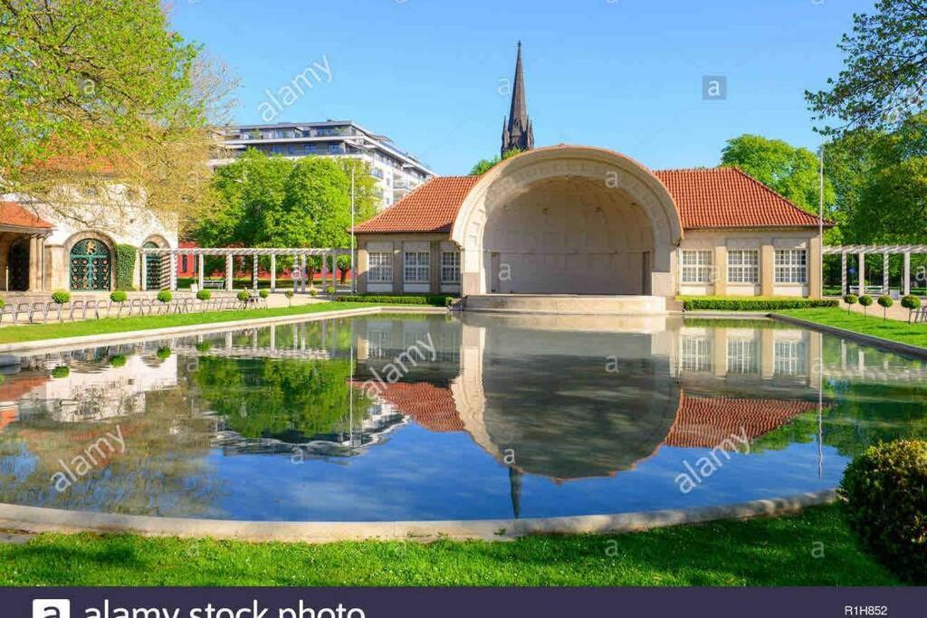 Traumhafte Kurstadt Apartment Moderne 2Zkb Balkon Pkw Stellplatz Bad Nauheim Luaran gambar